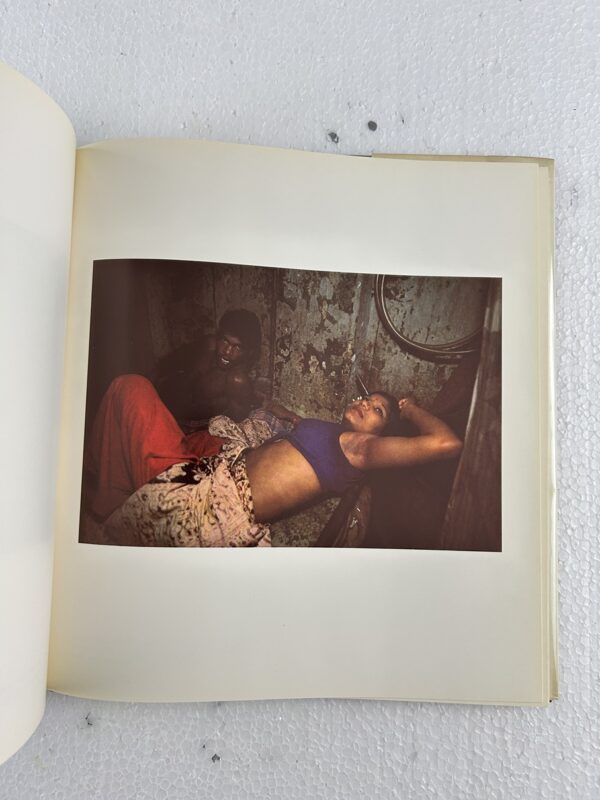 Mark-10 Mary Ellen Mark, Falkland Road : Prostitutes of Bombay